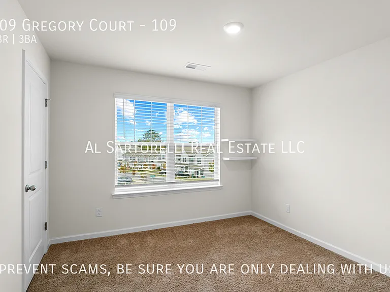 109 Gregory Ct #109 — Photo 3