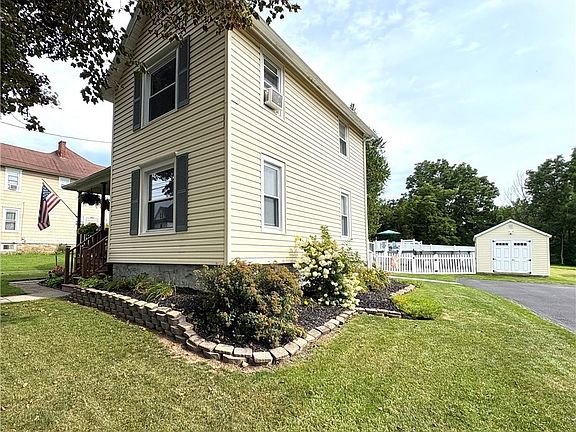 3rd image of 88 Hamilton Ave