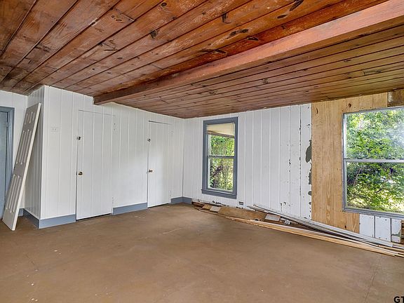 4th image of 20487 Red Oak St