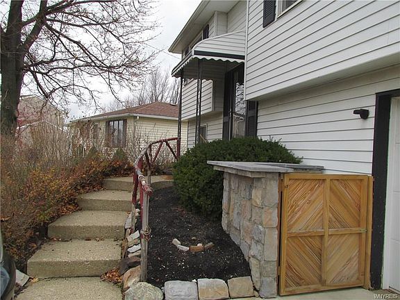 2nd image of 3902 Sharondale Dr