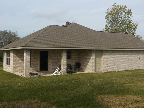 Covered Porch w/ Summer Breezes and Sunsets!