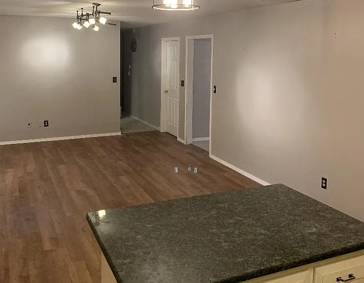 2531 Linden Ave — Photo 7