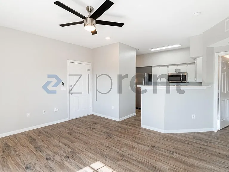 2320 Gracy Farms Ln #823 — Photo 19