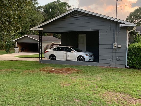 3rd image of 1563 Highland Dr