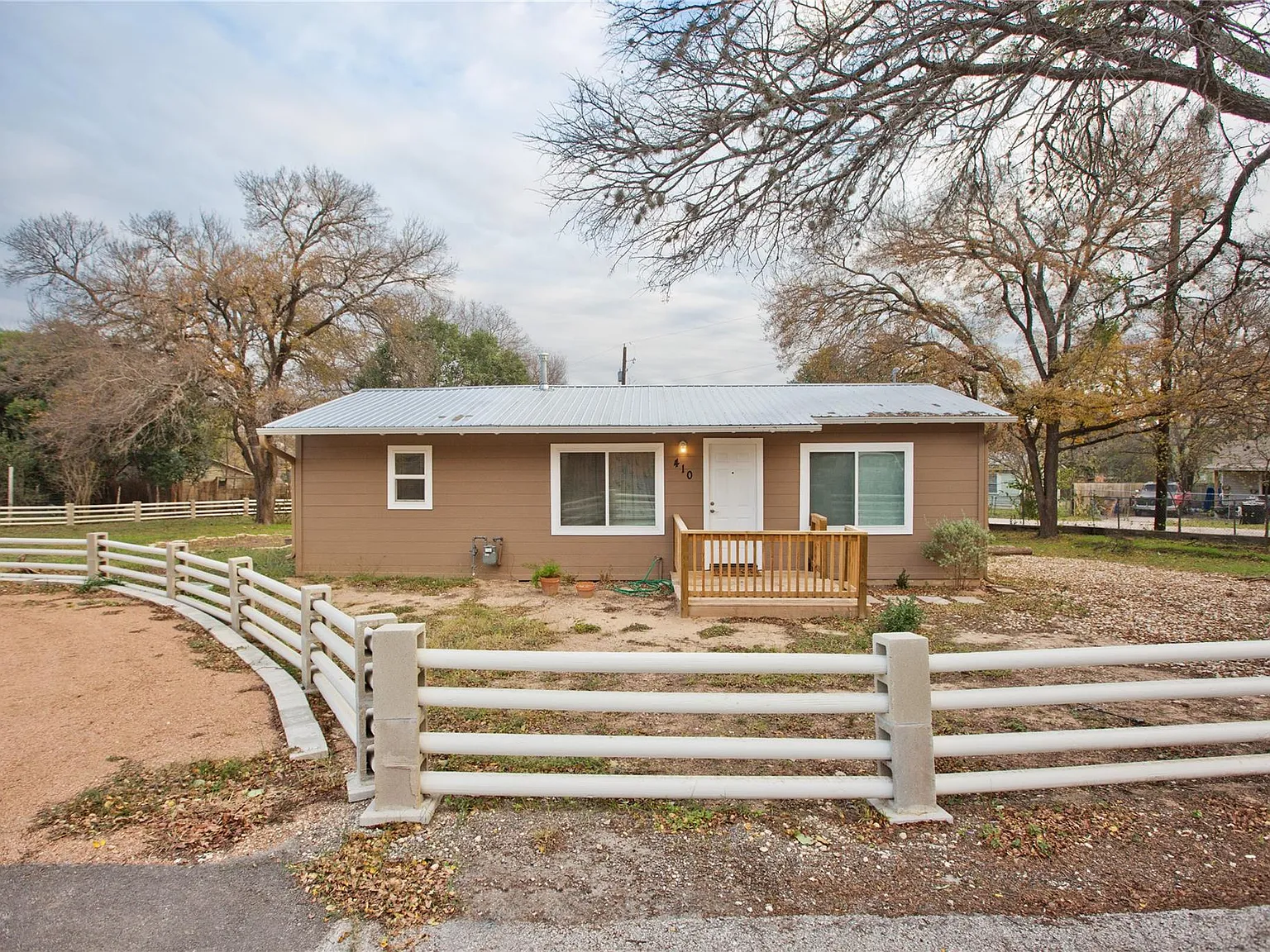 2 bed, 1.0 bath, 684 sqft, $1,550 — Photo 3