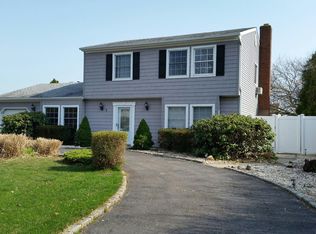 7 Michael Ave, Bellport, NY 11713