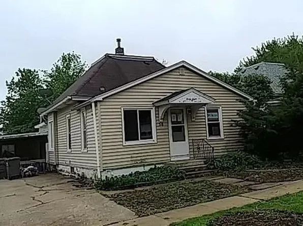 38 5th St NW, Oelwein, IA 50662