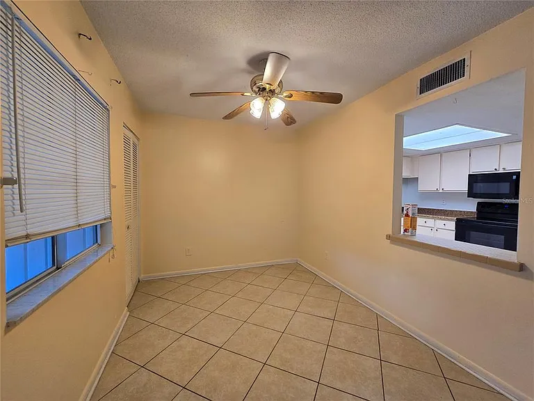 561 Fairways Cir #A — Photo 6