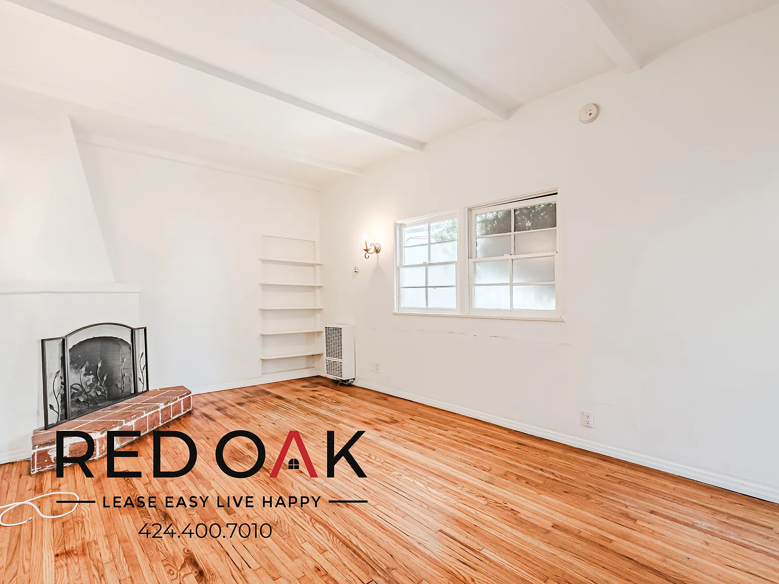 ~2 Weeks FREE + Low Deposit~ Stylish One Bedroom with Fireplace and Available Parking Nearby ~ In... — Photo 4