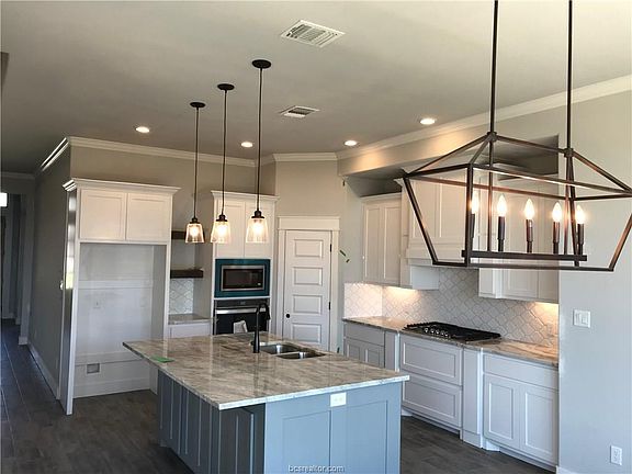 5th image of 4006 Lodge Creek Ct