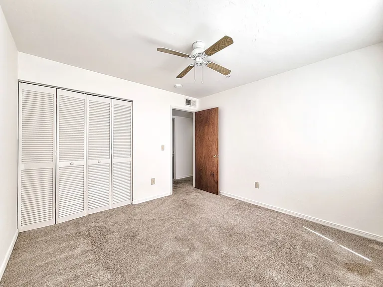 2360 SW Archer Rd #505 — Photo 20