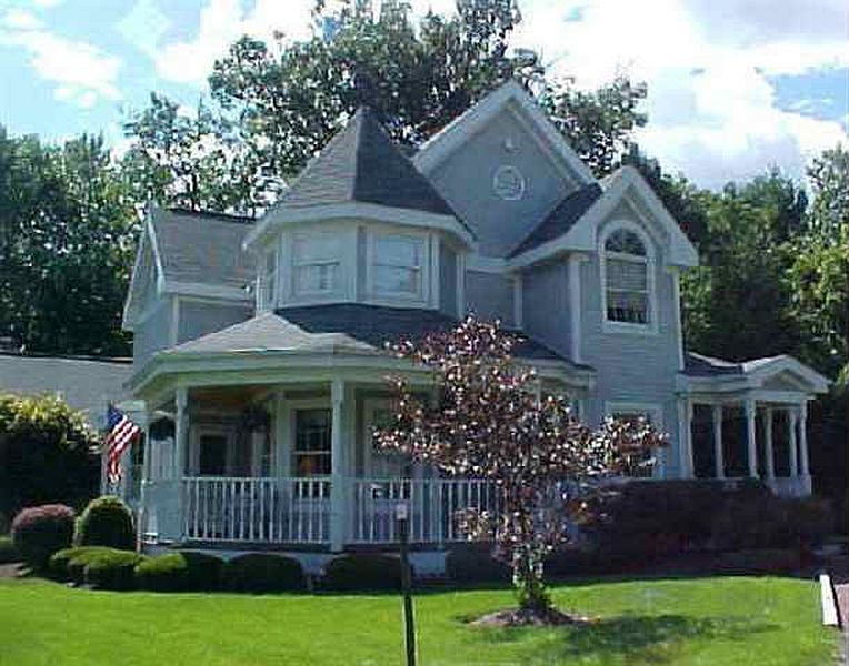 2nd image of 4 NEW HAMPSHIRE Court