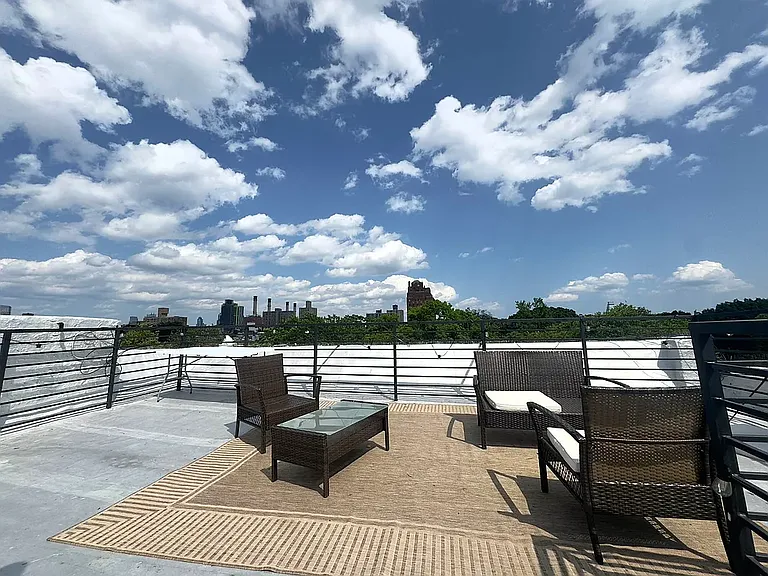 442 E 9th St #7 — Photo 10