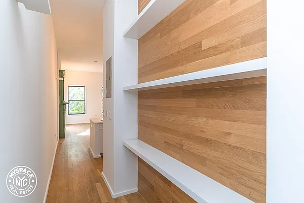 Rented by MySpaceNYC | media 22