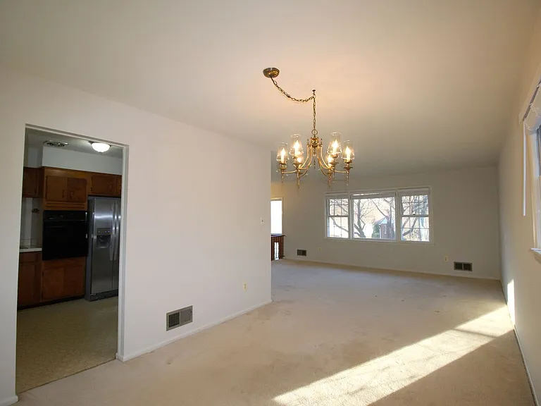 316 Patrick St SW — Photo 7