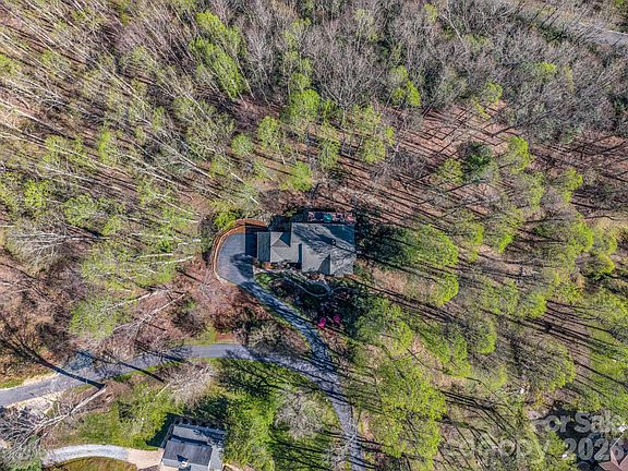 5th image of 140 Mount Hebron Rd