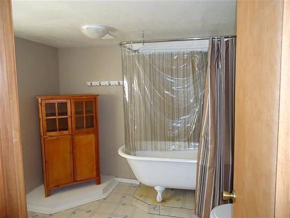 4th image of 1323 Polar Dr