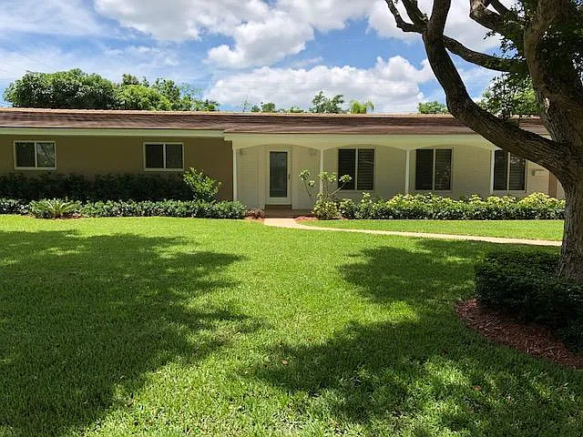 3 bed, 2403 sqft, $7,200 — Photo 3