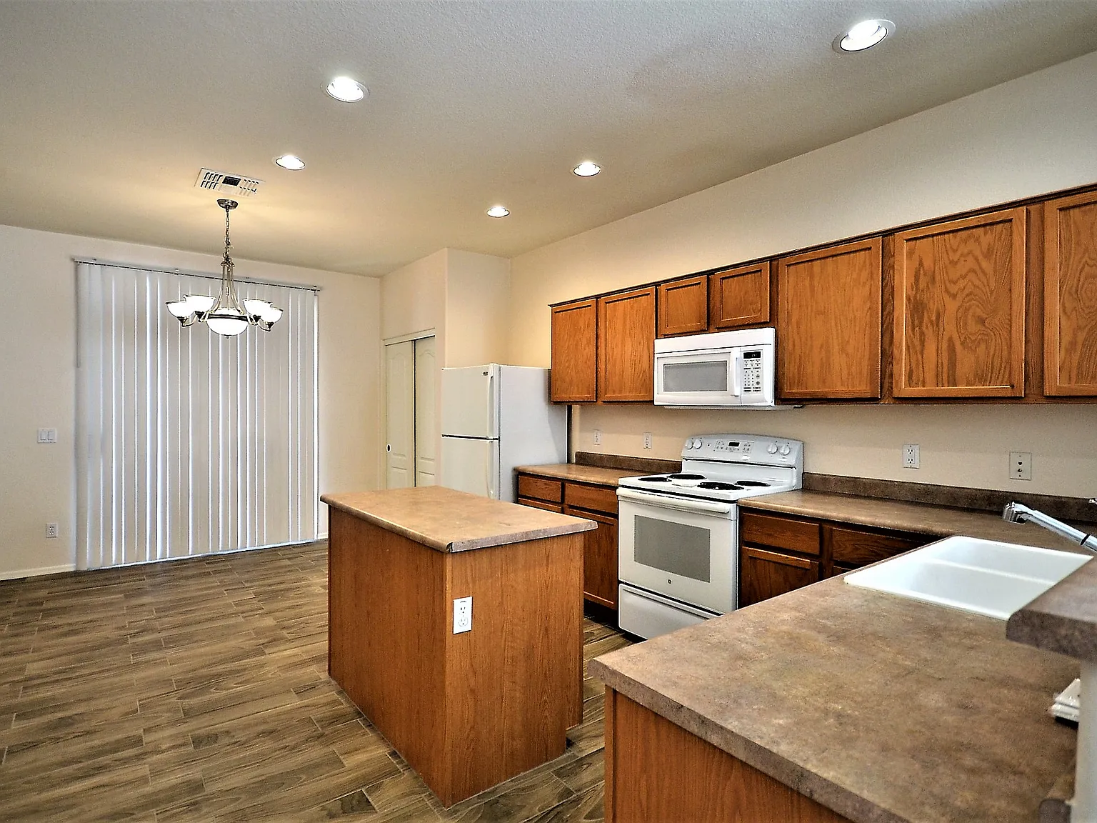 3660 E Temecula Way - 1 — Photo 3