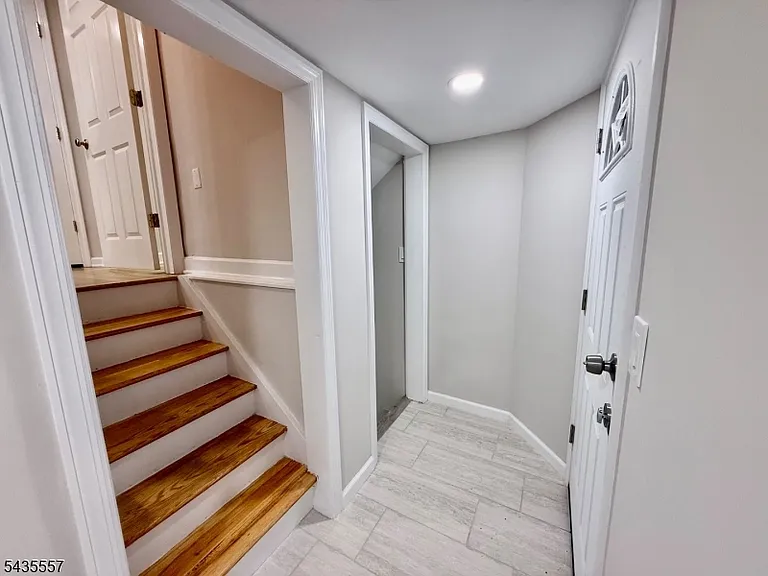 48 E Madison Ave — Photo 32