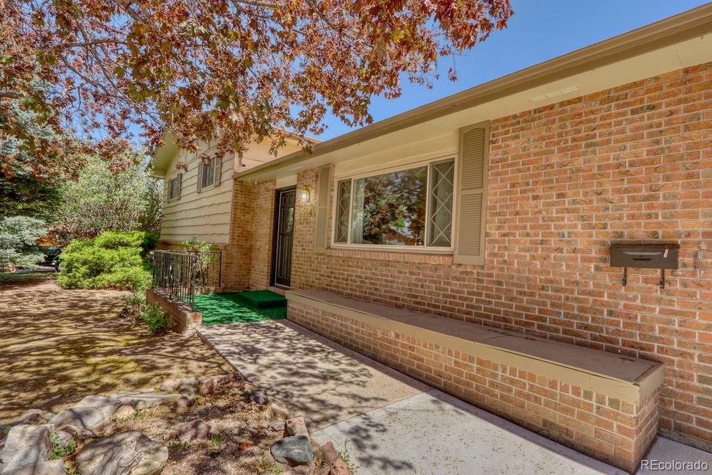 2114 Agate Court