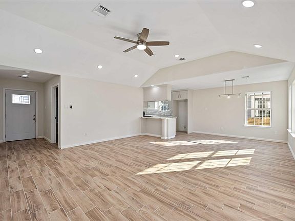 2nd image of 3205 Nebraska St