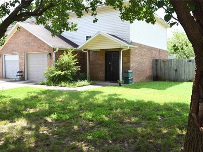 915 W Peachtree Dr, Fayetteville, AR, 72703
