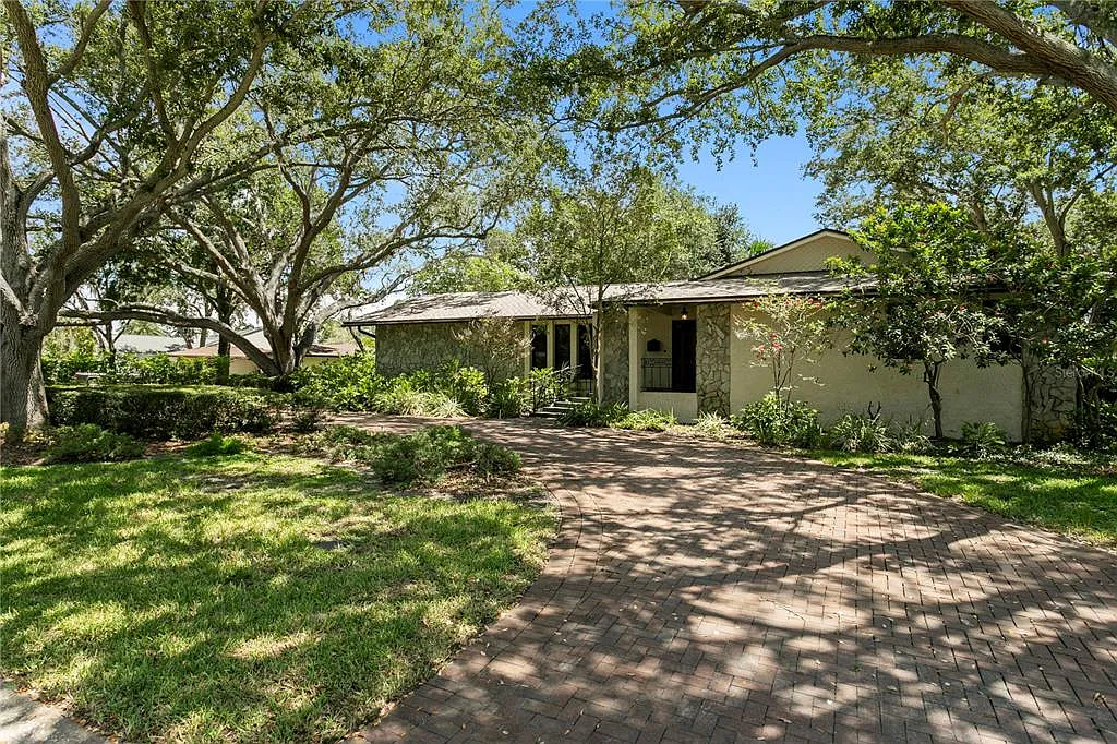 3 bed, 2.0 bath, 2550 sqft, $6,000 — Photo 4