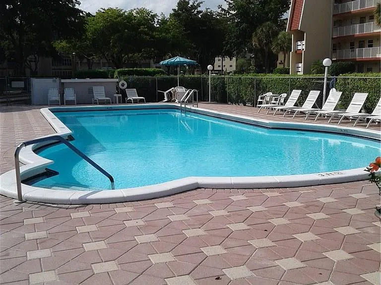 1030 Country Club Dr #401 — Photo 17
