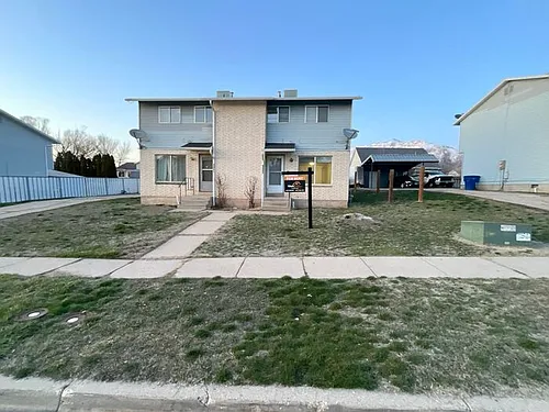 906-1225 E North St Photo 1