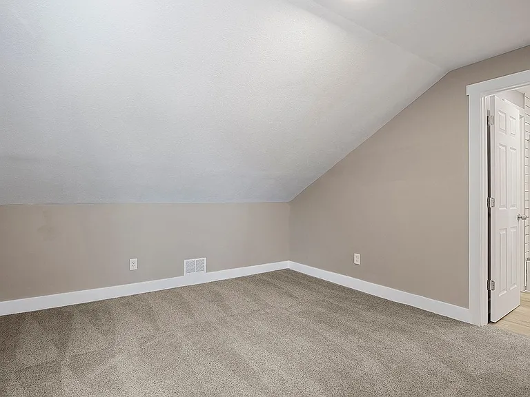 529 Spruce St — Photo 21