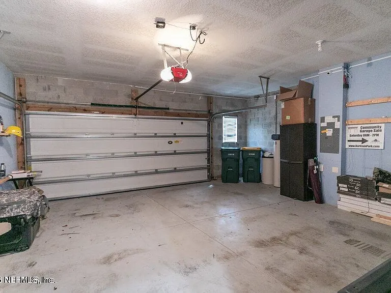 6217 Eclipse Cir — Photo 3