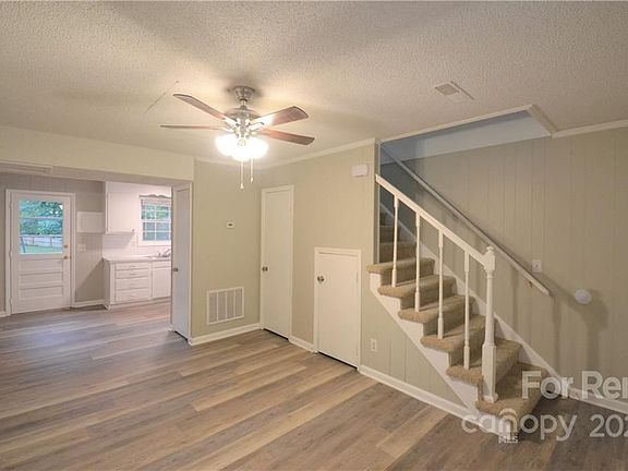 4th image of 120 Ethel Dr #10