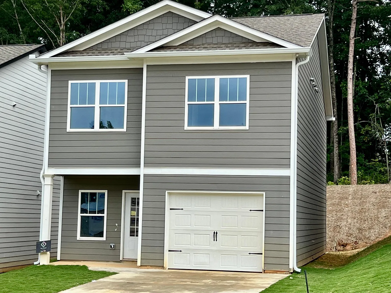 3 bed, 1792 sqft, $2,100 — Photo 1