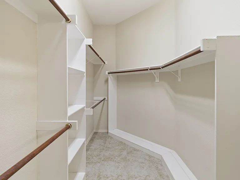 8804 Falcon View Dr — Photo 17