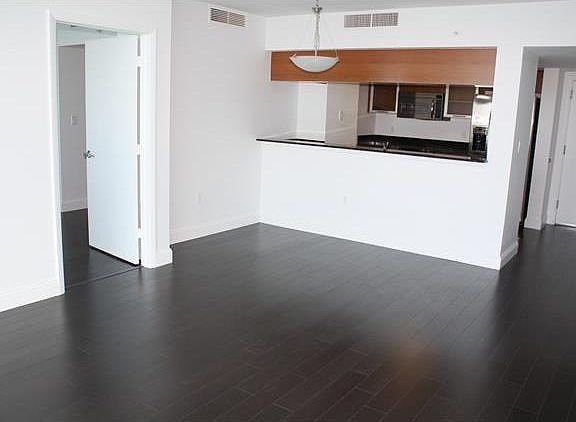 5th image of 1800 N Bayshore Dr APT 4103