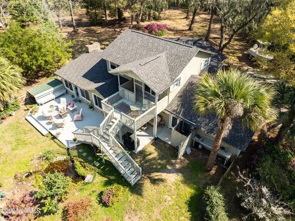 18 Sun Dog Ln, Saint Helena Island, SC 29920