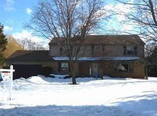 25705 N Arrowhead Dr, Mundelein, IL