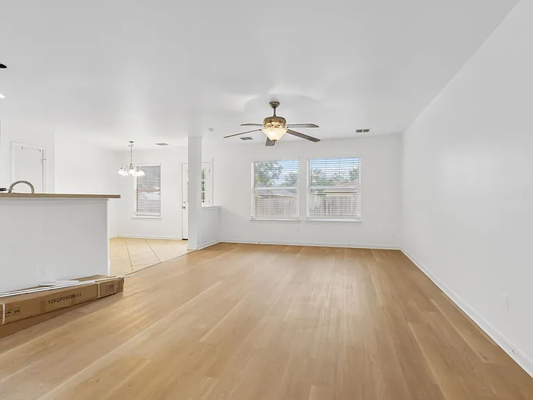 210 Laceleaf Ln — Photo 5