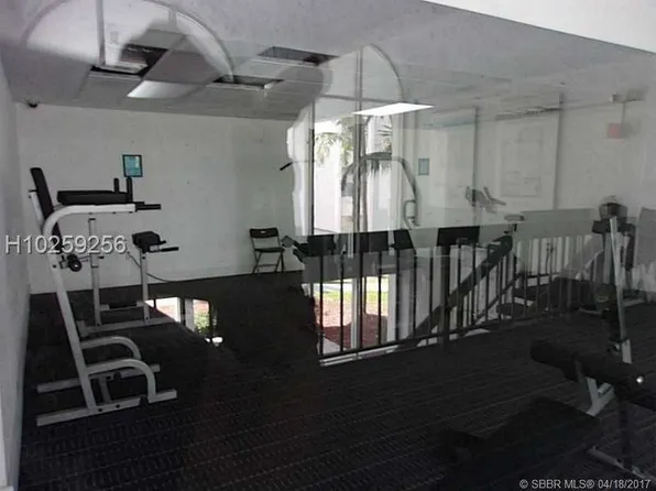 492 NW 165th St APT C415, Miami, FL 33169