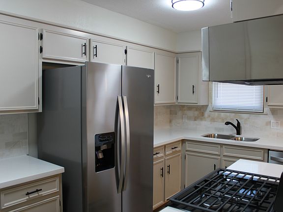 3rd image of 740 Sierra Dr