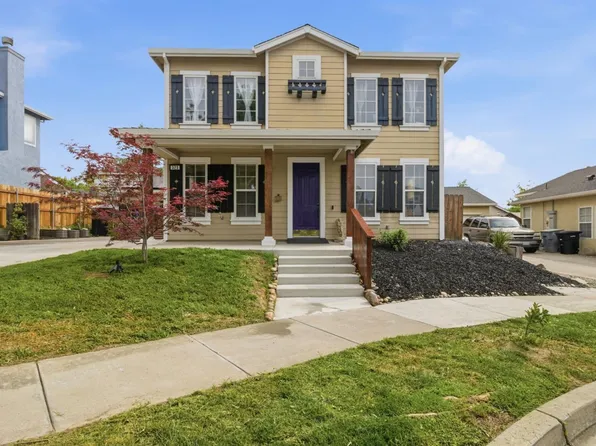 323 Nutcrest Ct, Oakdale, CA 95361