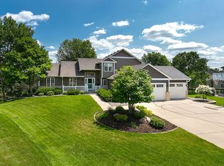16680 Hutchinson Ct, Lakeville, MN 55044