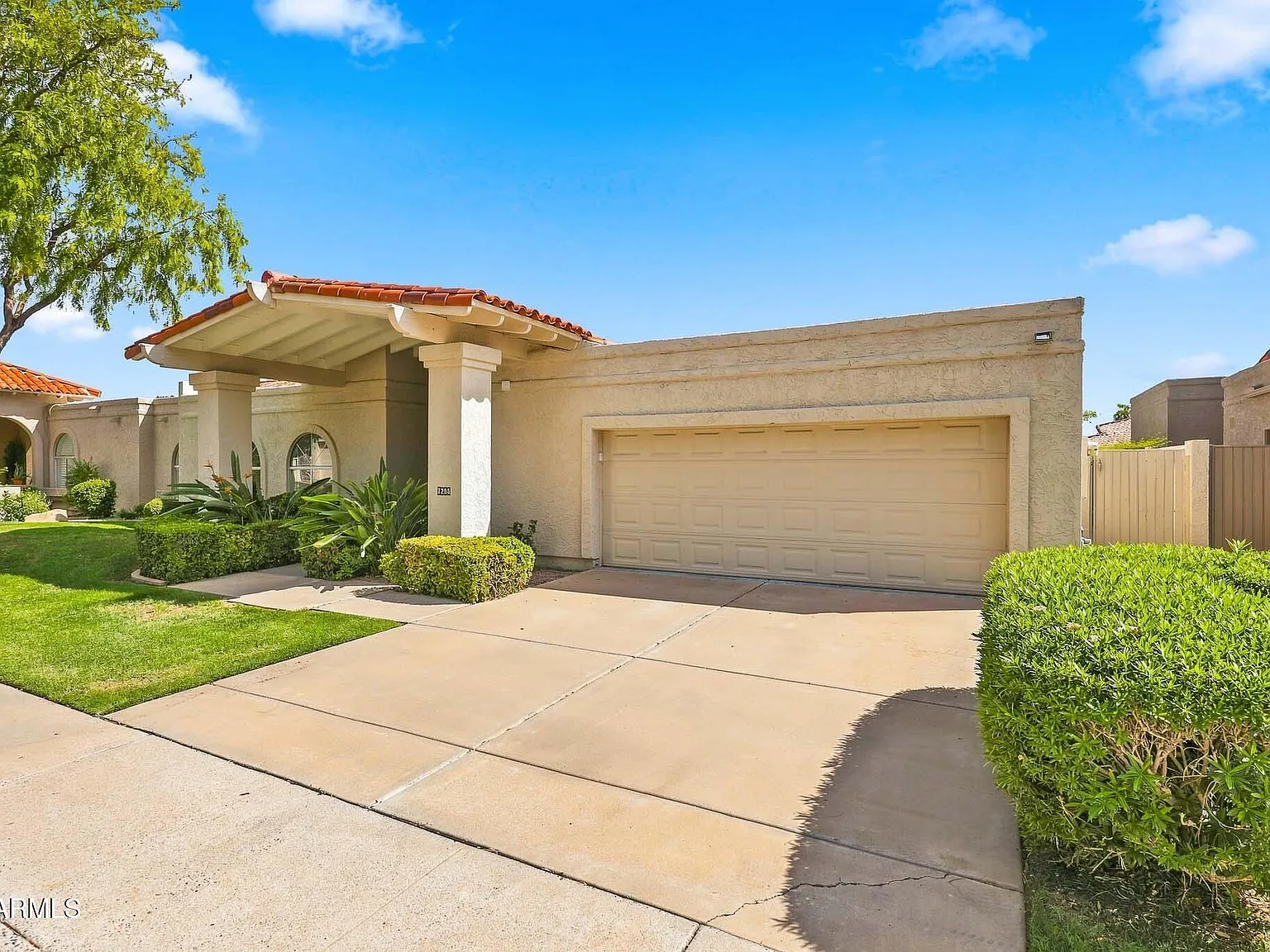 3 bed, 2.5 bath, 2586 sqft, $13,500 — Photo 4