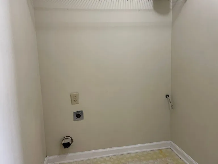 823 Tramore Dr — Photo 8