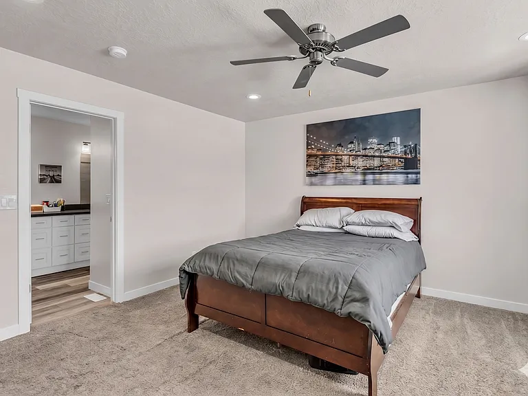 839 S 1760 E — Photo 9