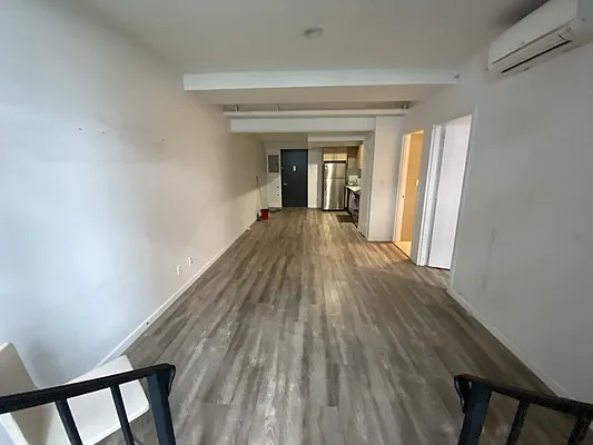 Rented by MySpaceNYC | media 28