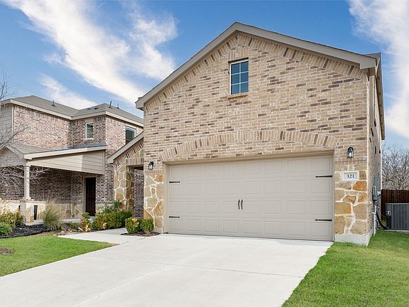 3rd image of 321 Glenwick Ln