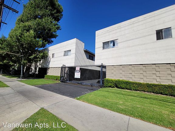 2nd image of 12221 Vanowen St APT O