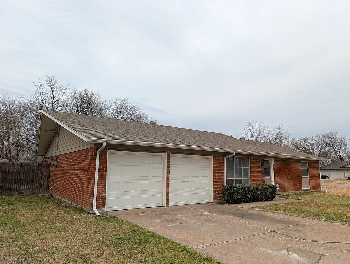 Building Photo - 1100 Marlene Dr